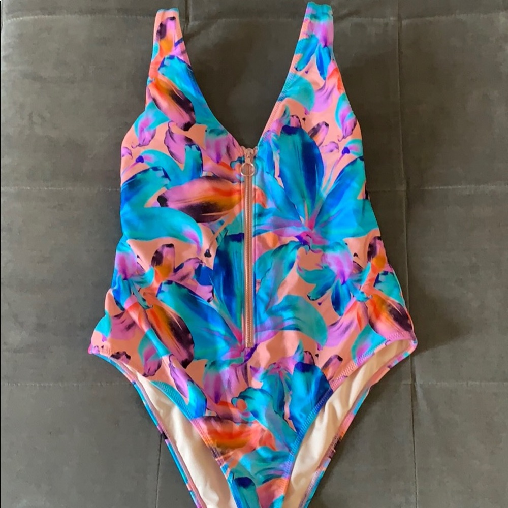 La Hearts | Floral Swimsuit- M (8-10) One-Piece